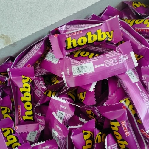 شکلات هوبی با مغز فندق اولکر - 6 گرم(بسته 100 عددی)Hobby